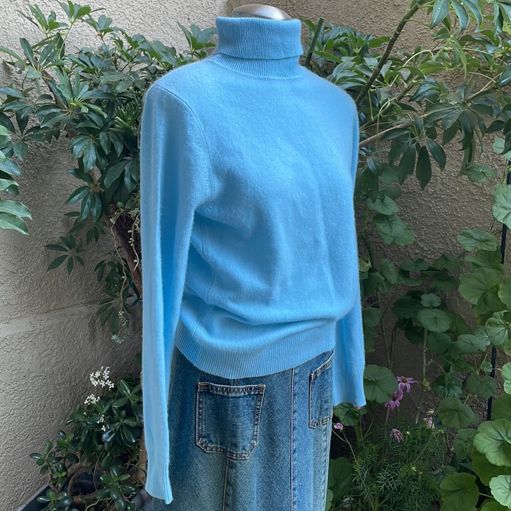 New vintage aqua Apt. 9 cashmere sweater